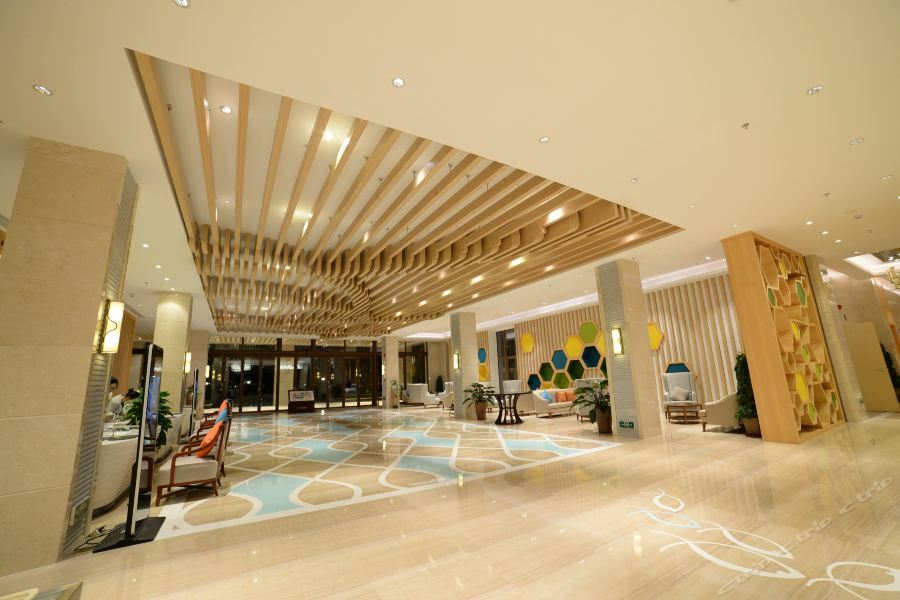 סניה Roeasy Hospitality Hotel מראה חיצוני תמונה