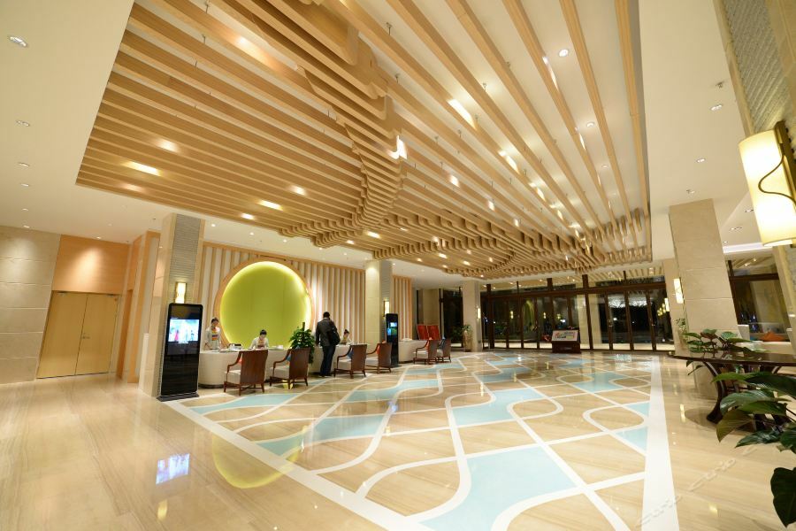 סניה Roeasy Hospitality Hotel מראה חיצוני תמונה